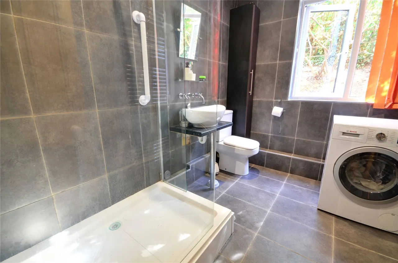 Dunnings Road, East Grinstead, RH19, photo 9