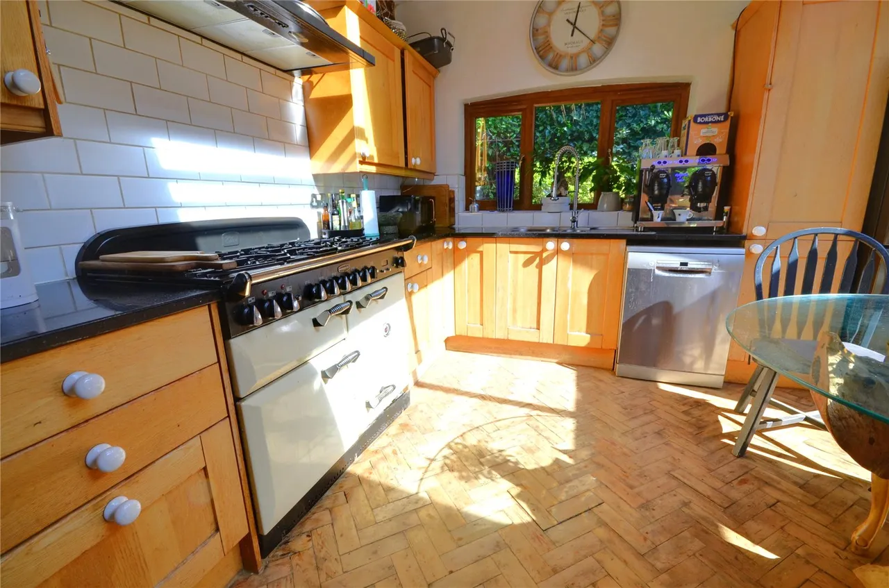Dunnings Road, East Grinstead, RH19, photo 13