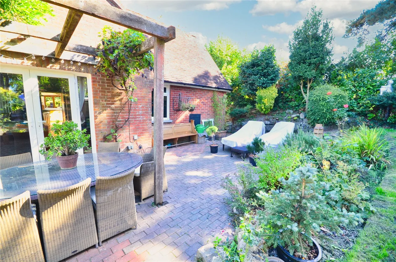 Dunnings Road, East Grinstead, RH19, photo 16