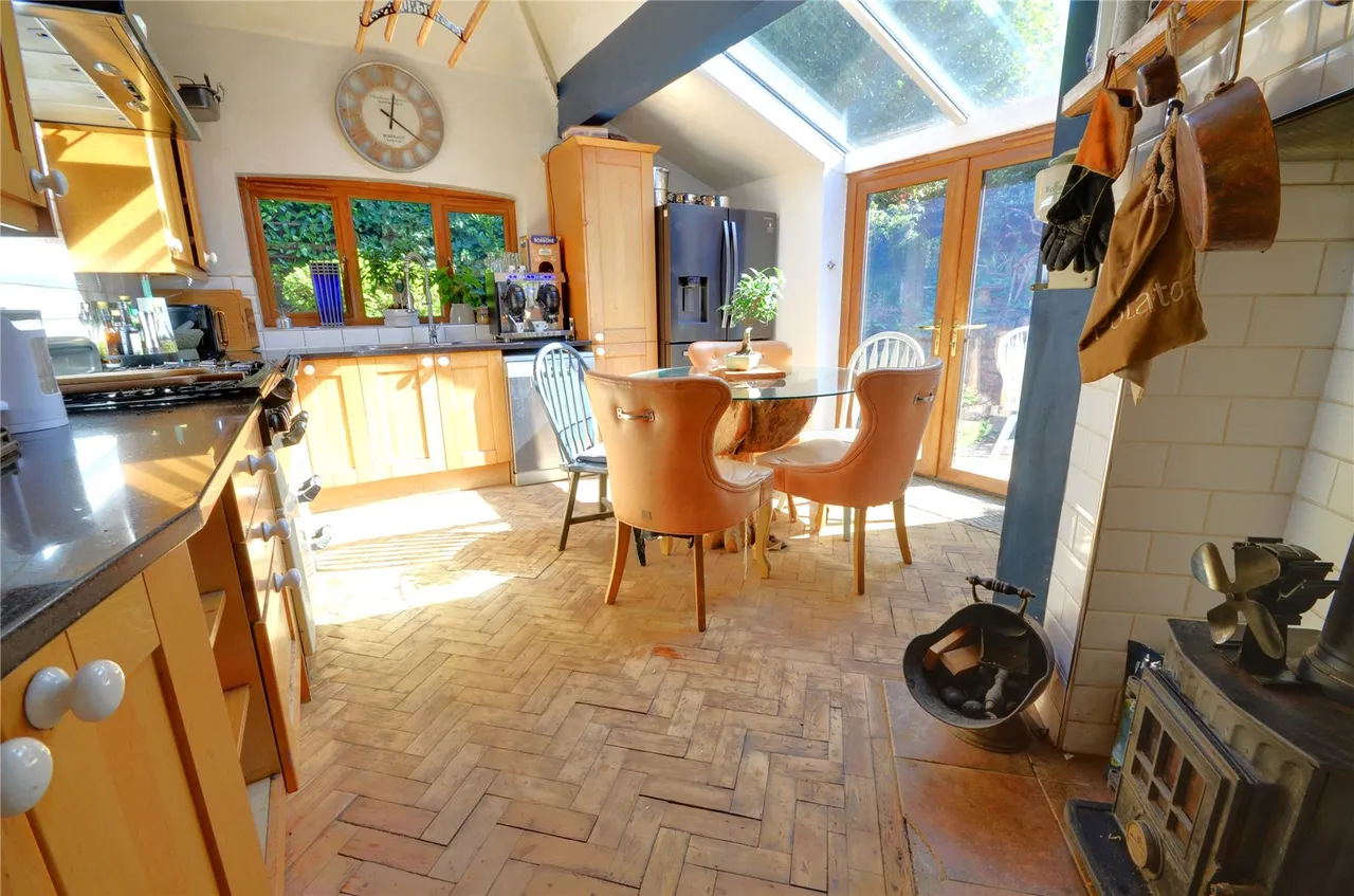 Dunnings Road, East Grinstead, RH19, photo 2