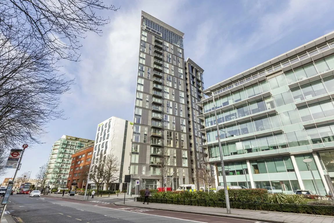 Uxbridge Road, Ealing Broadway, photo 5