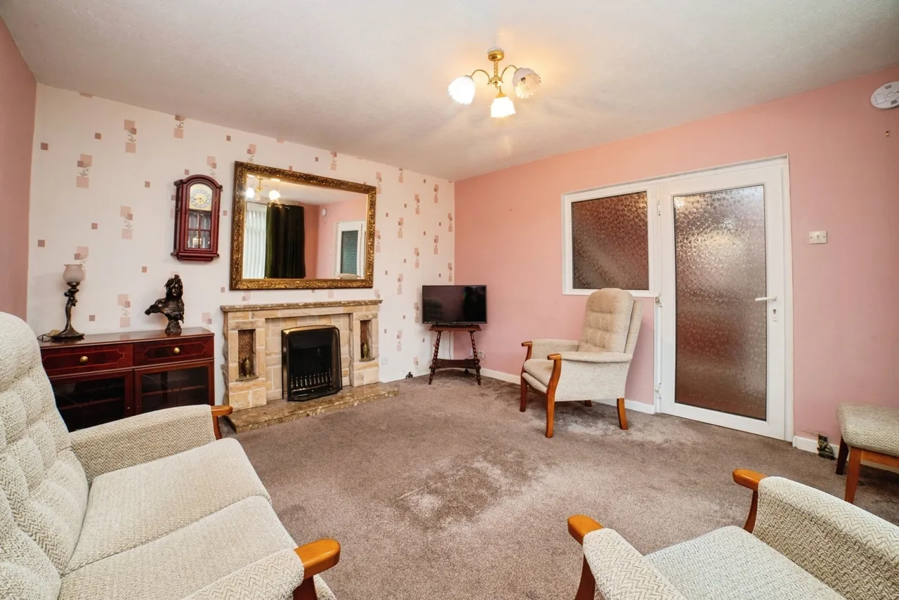Dormy Close, Mansfield Woodhouse, Mansfield, Nottinghamshire, NG19, photo 4