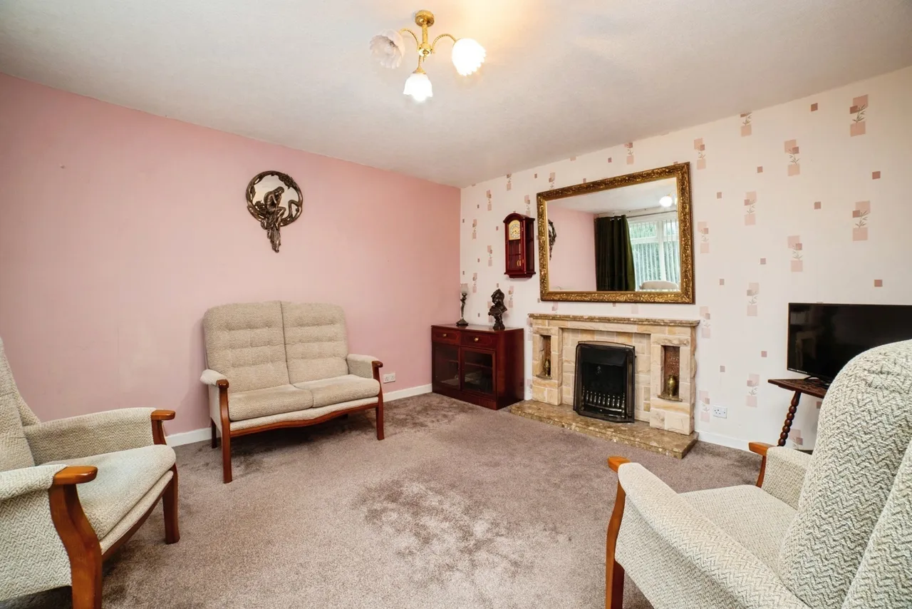 Dormy Close, Mansfield Woodhouse, Mansfield, Nottinghamshire, NG19, photo 3