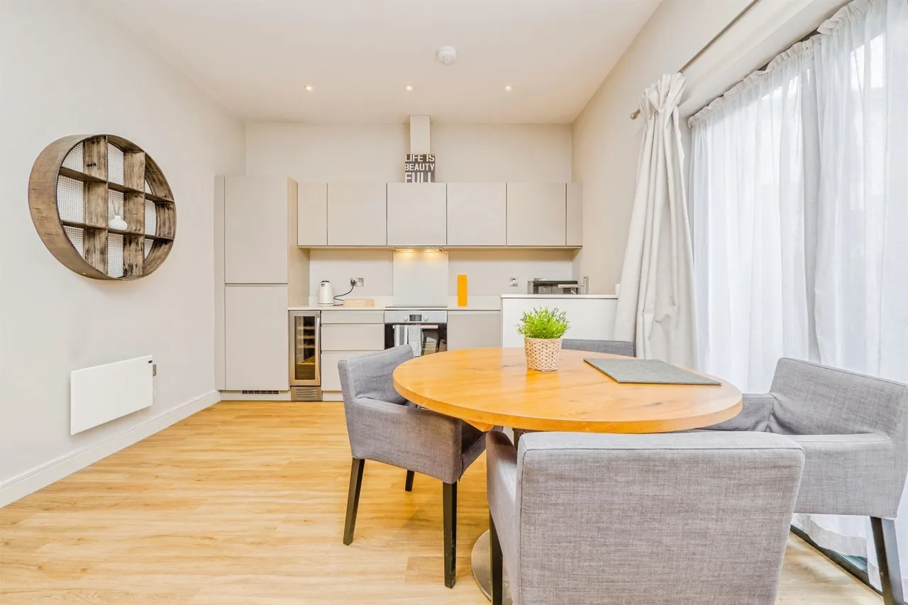 Romilly Crescent, Cardiff, photo 10