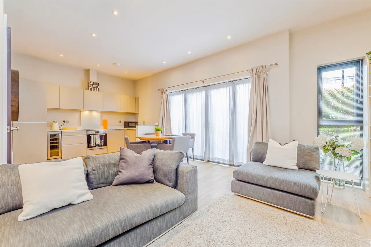 Romilly Crescent, Cardiff, photo 5