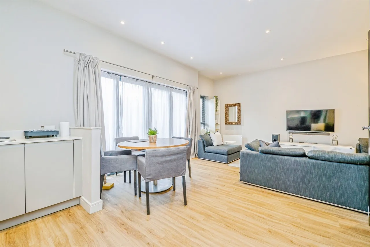 Romilly Crescent, Cardiff, photo 6