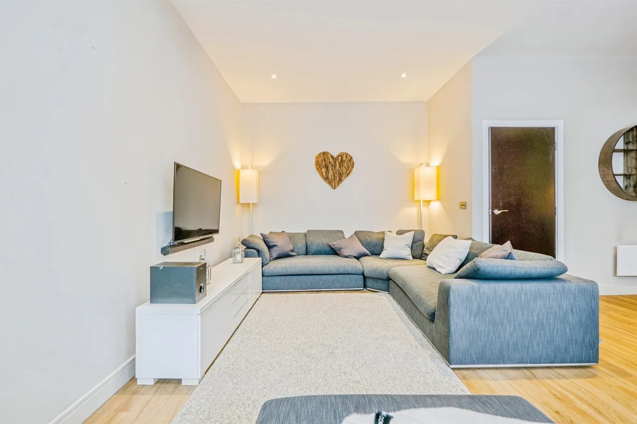 Romilly Crescent, Cardiff, photo 4