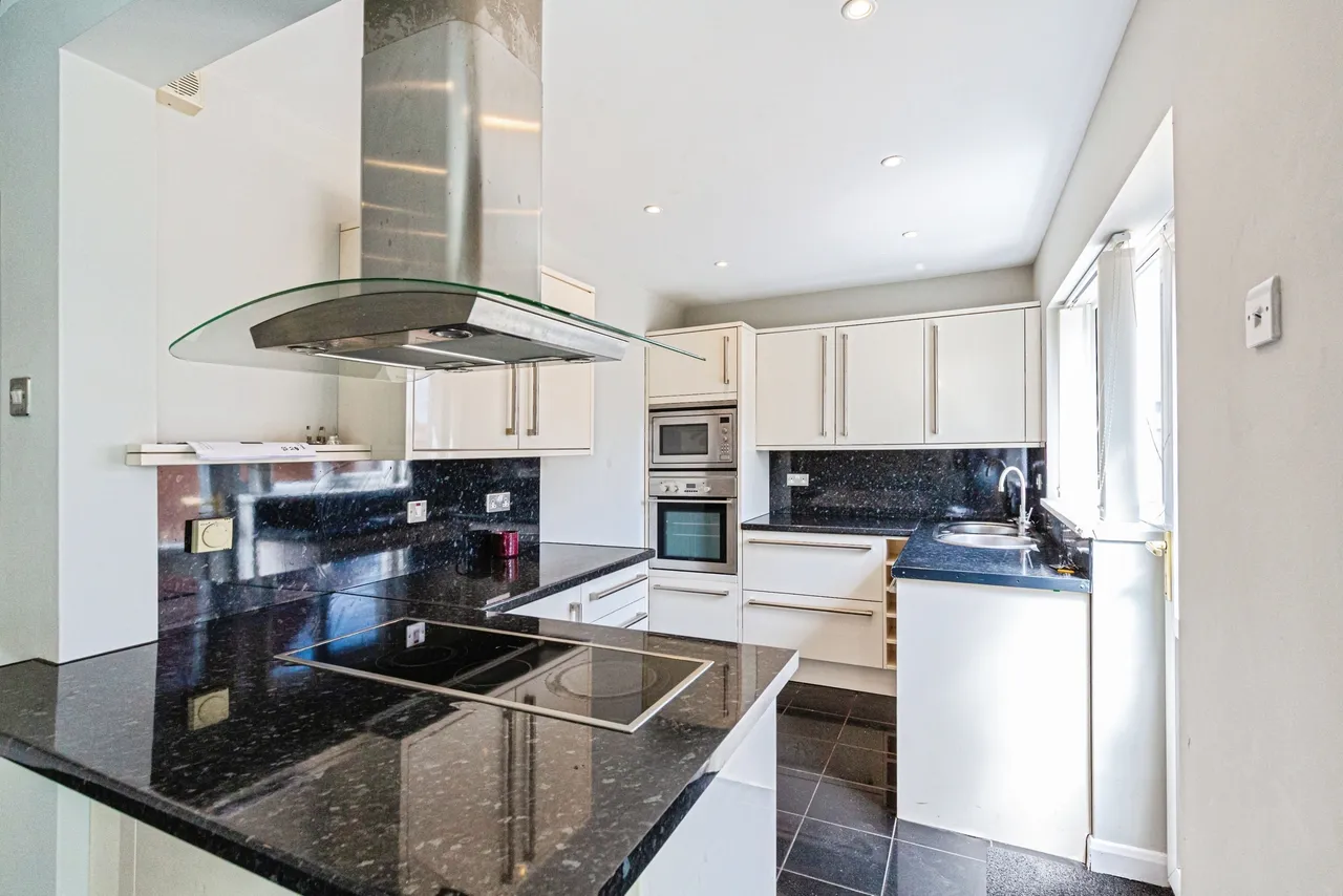 Frobisher Drive, Lytham St. Annes, photo 2