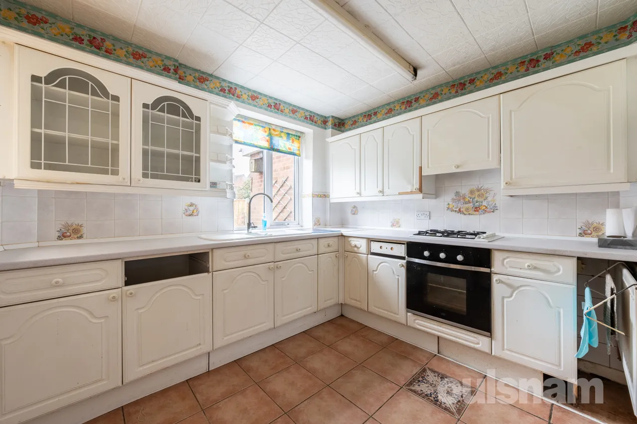 Gentian Close, Bournville Village Trust, Northfield, B31 1NN, photo 5