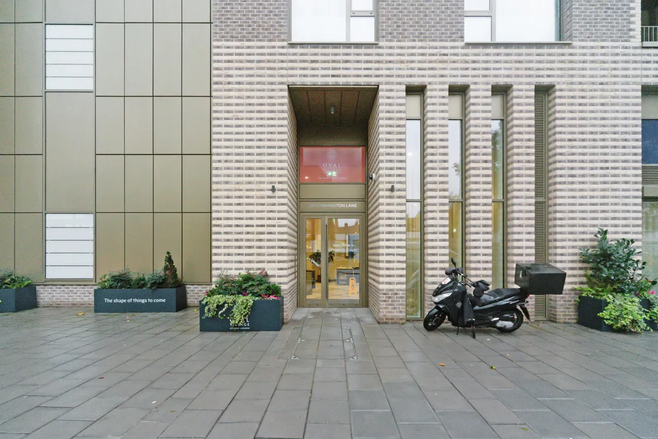 Kennington Lane, London, SE11, photo 8