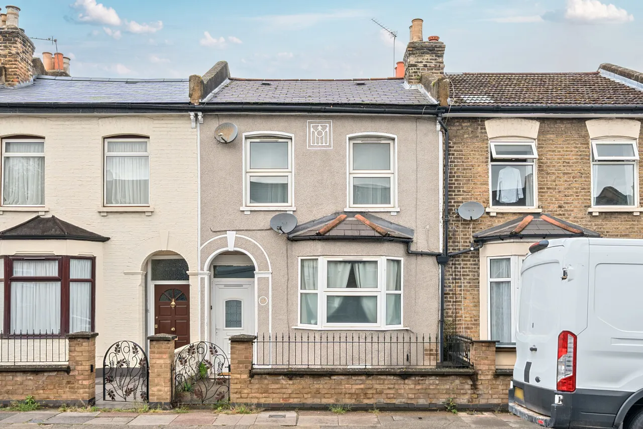 3 bed house for sale — Evelina Road, Nunhead, London, SE15