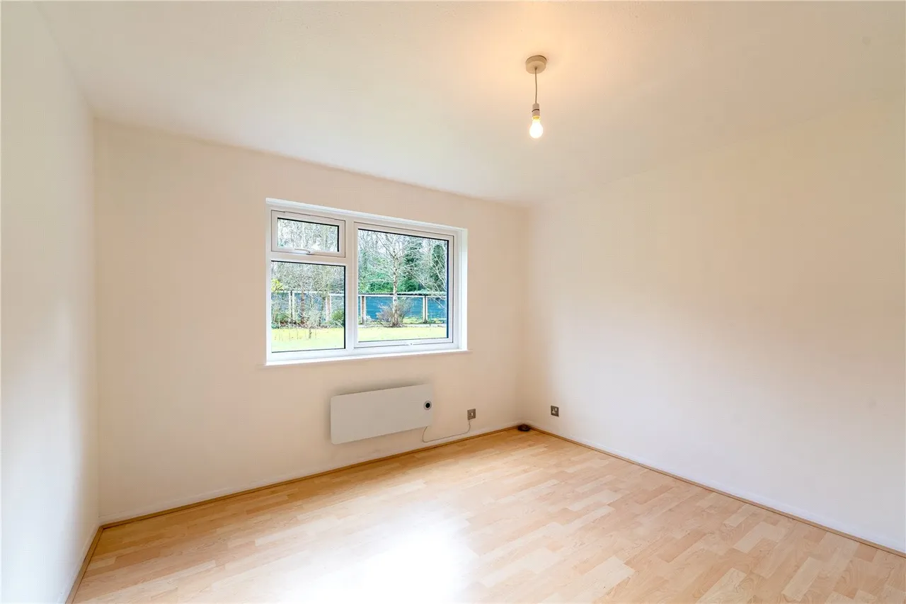 Woodridings, Elgin Road, Weybridge, Surrey, KT13, photo 4