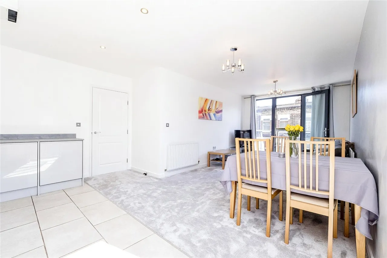 Maitland Road, London, E15, photo 5