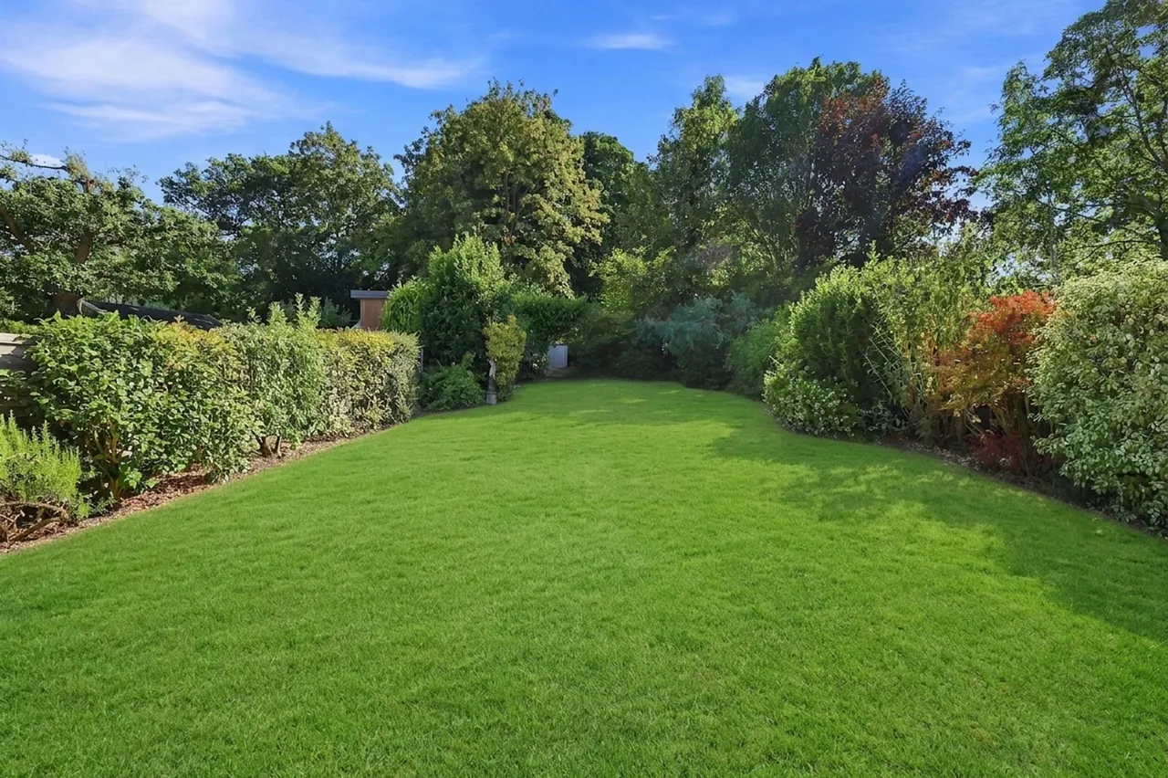 Morgan Crescent, Theydon Bois, CM16, photo 29