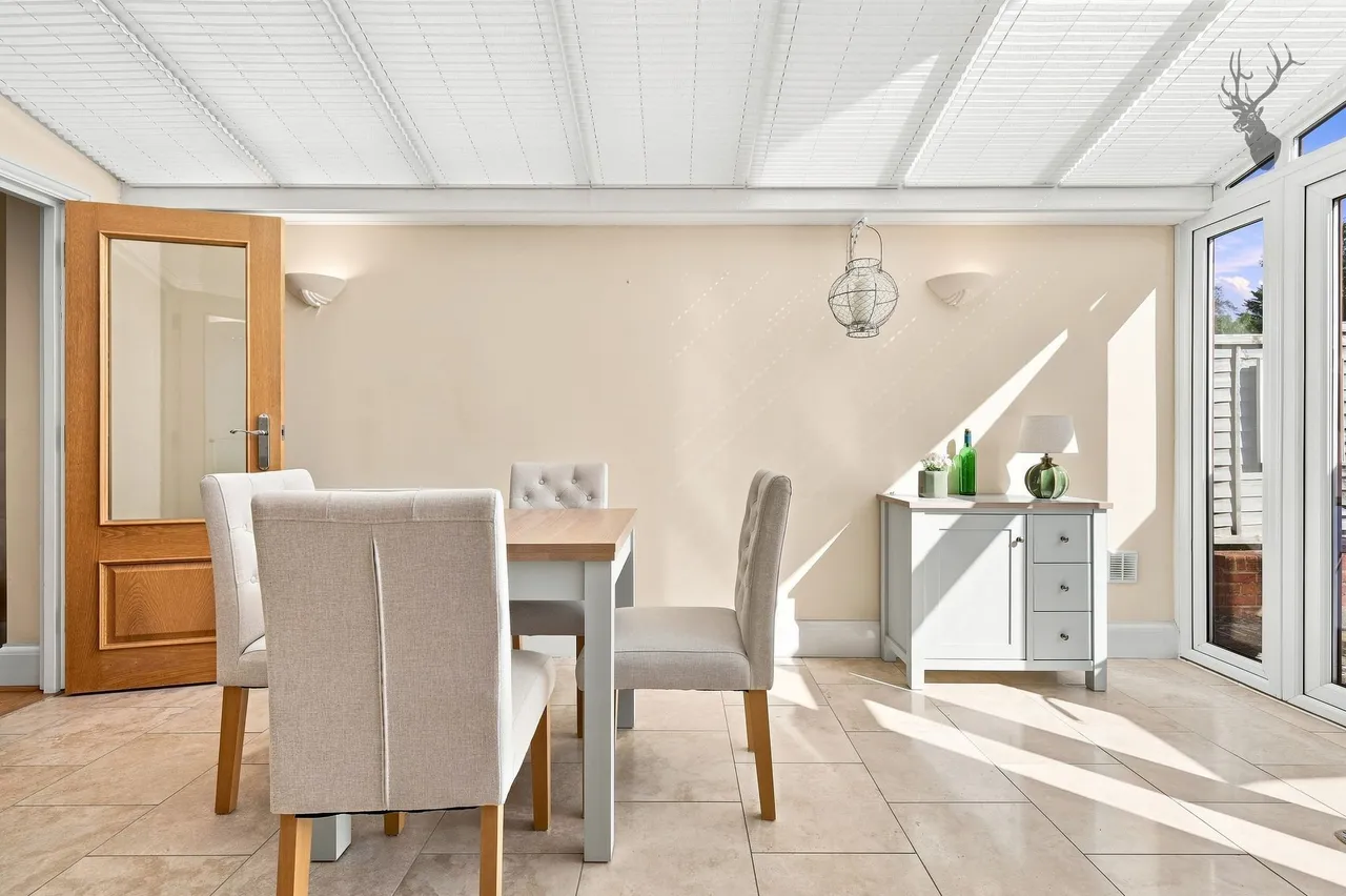 Morgan Crescent, Theydon Bois, CM16, photo 9