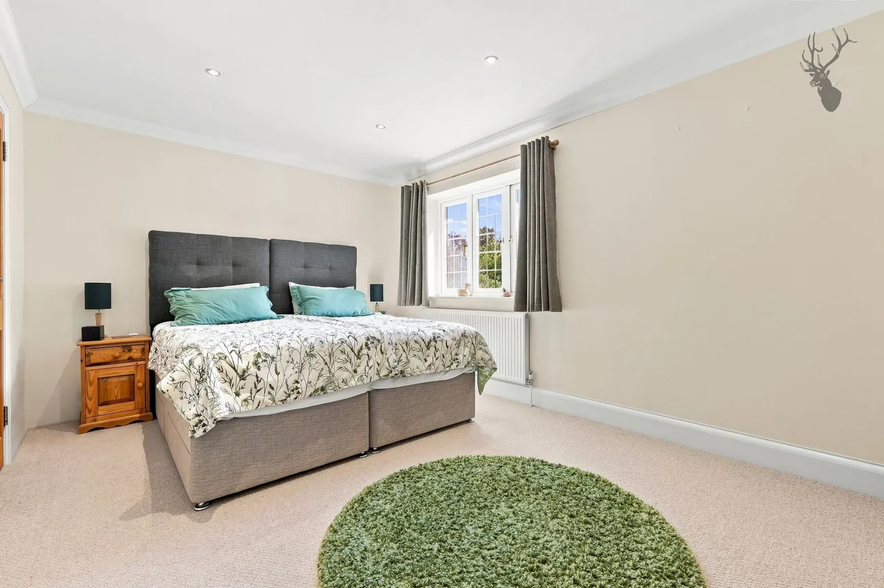 Morgan Crescent, Theydon Bois, CM16, photo 18