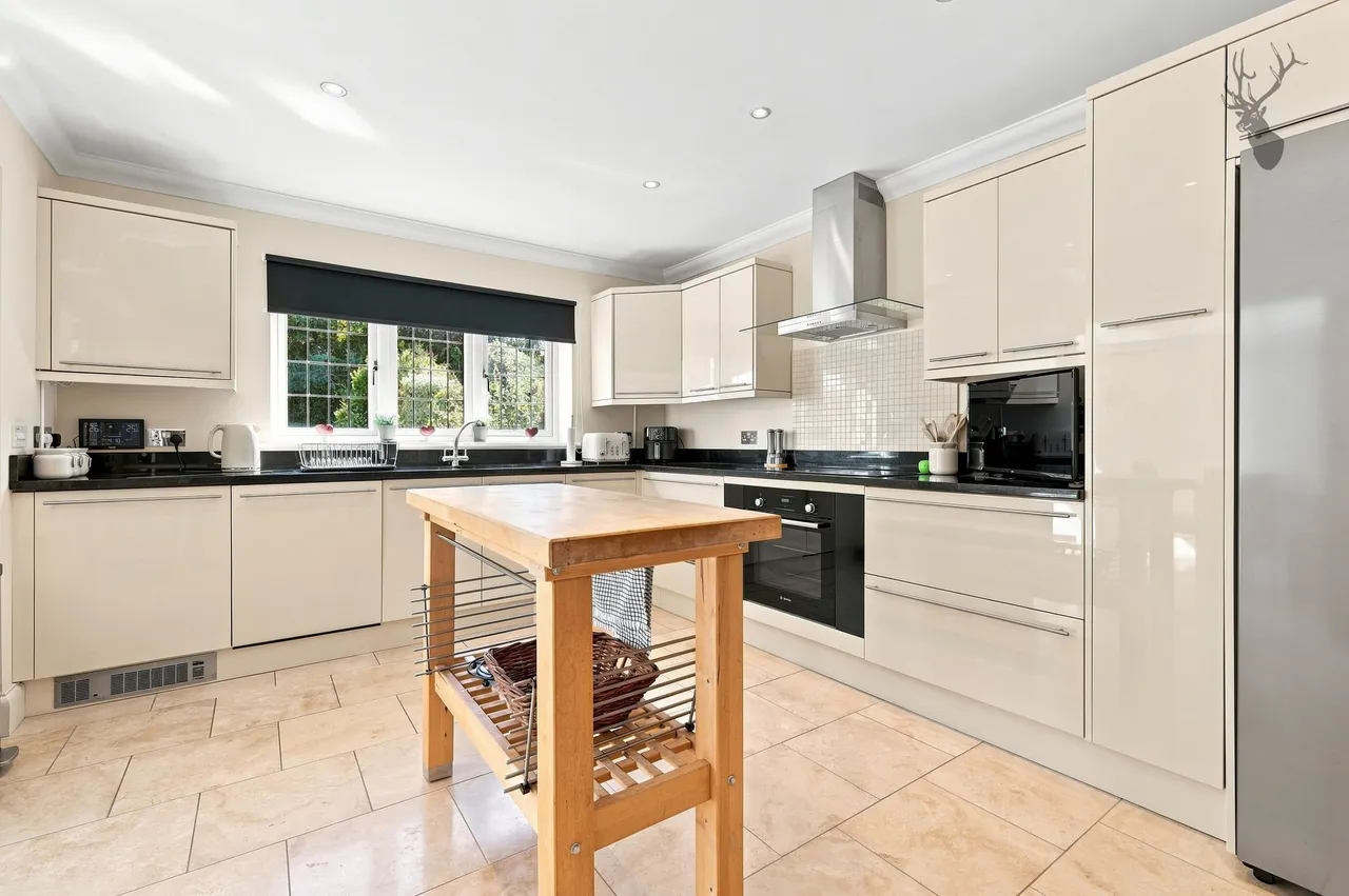 Morgan Crescent, Theydon Bois, CM16, photo 7