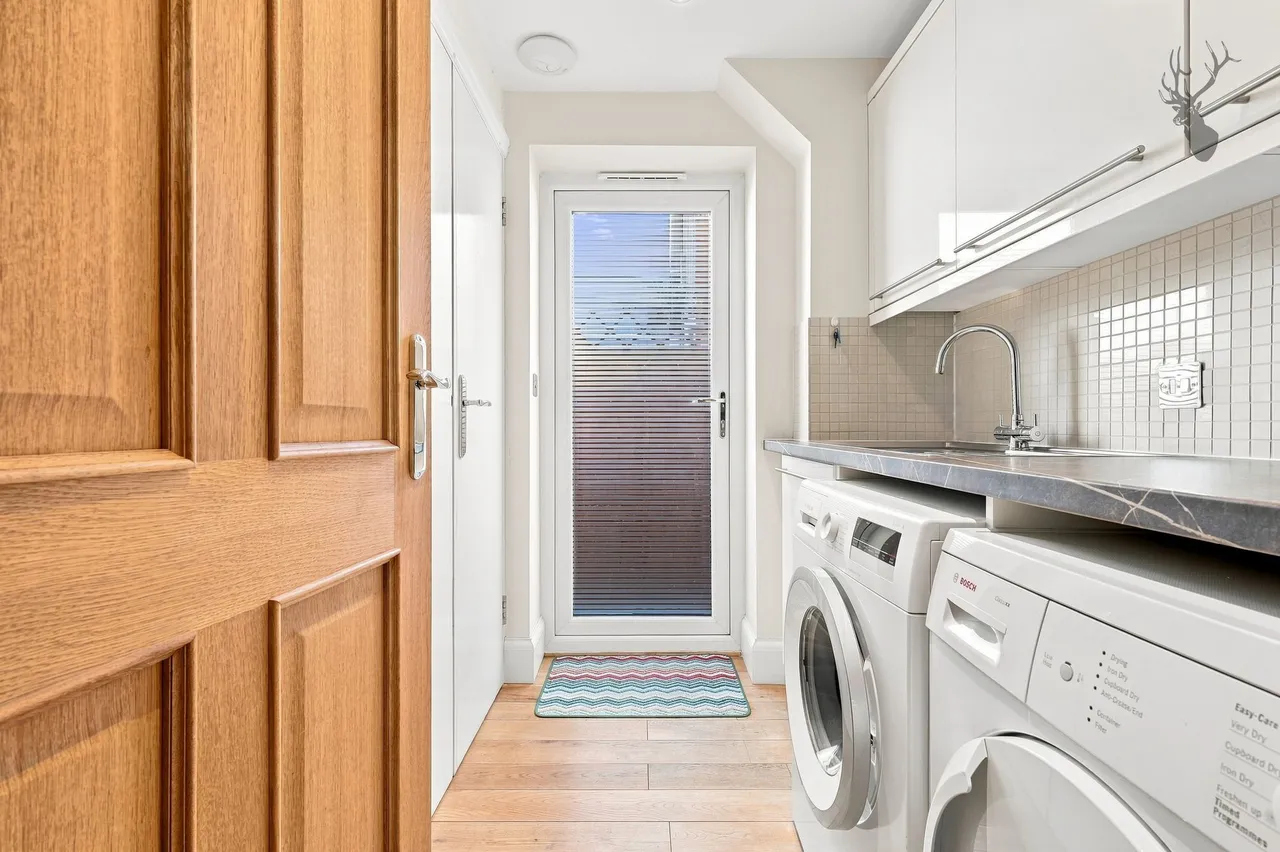 Morgan Crescent, Theydon Bois, CM16, photo 14