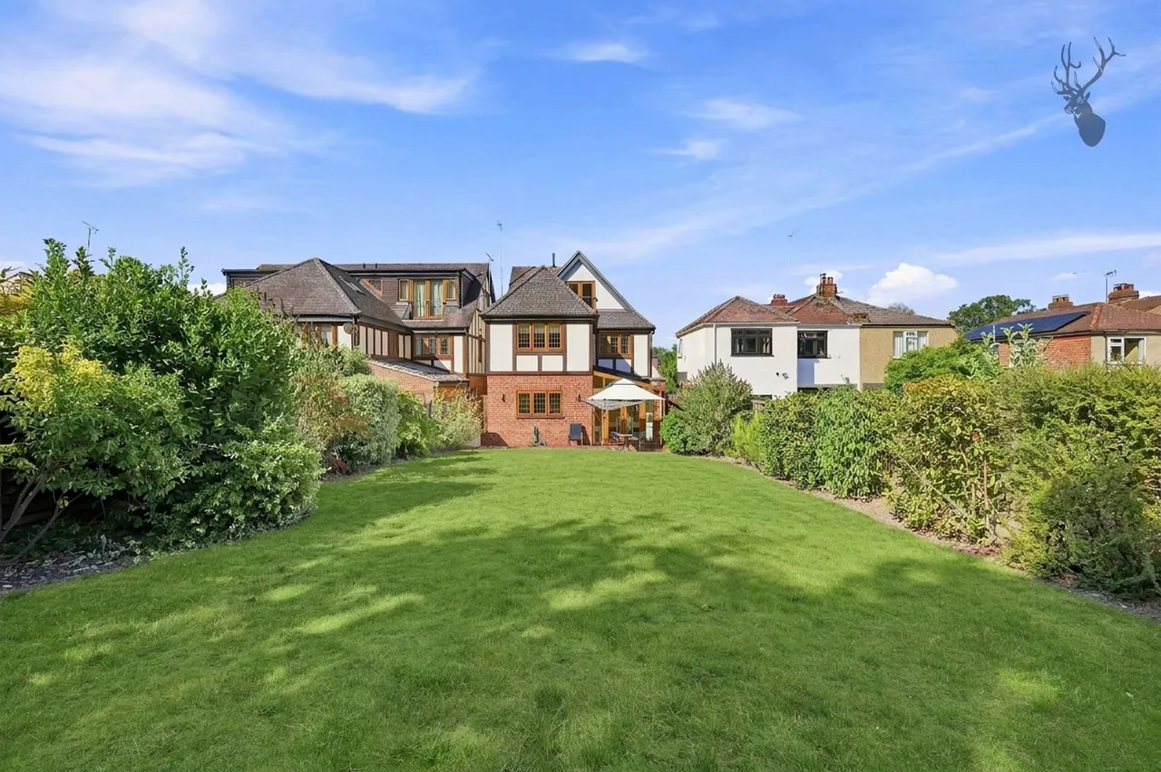 Morgan Crescent, Theydon Bois, CM16, photo 2