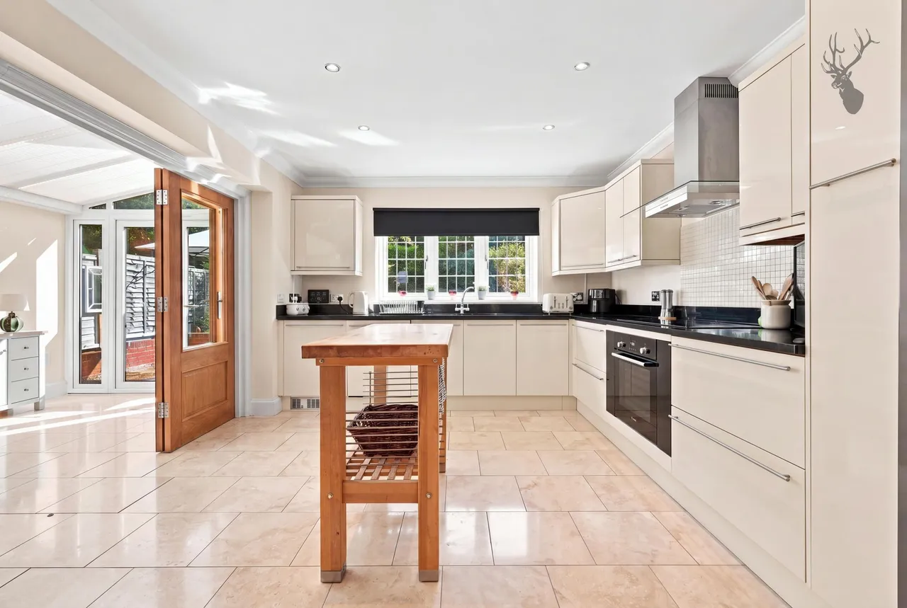 Morgan Crescent, Theydon Bois, CM16, photo 5