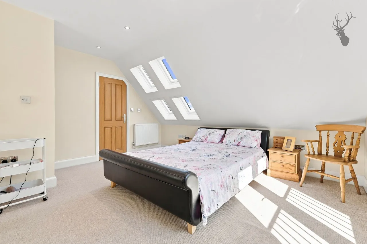 Morgan Crescent, Theydon Bois, CM16, photo 23