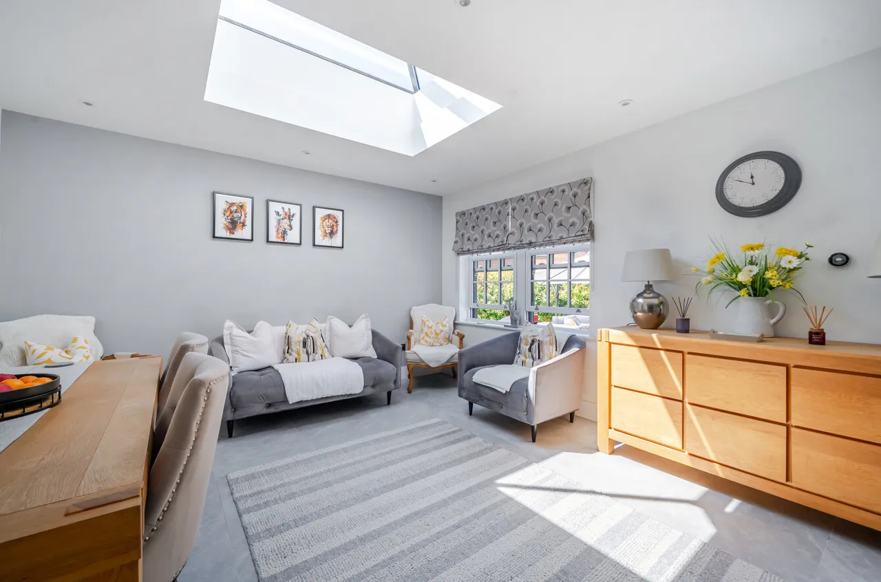 Newell Green, Warfield, Bracknell, Berkshire, RG42 6AB, photo 5