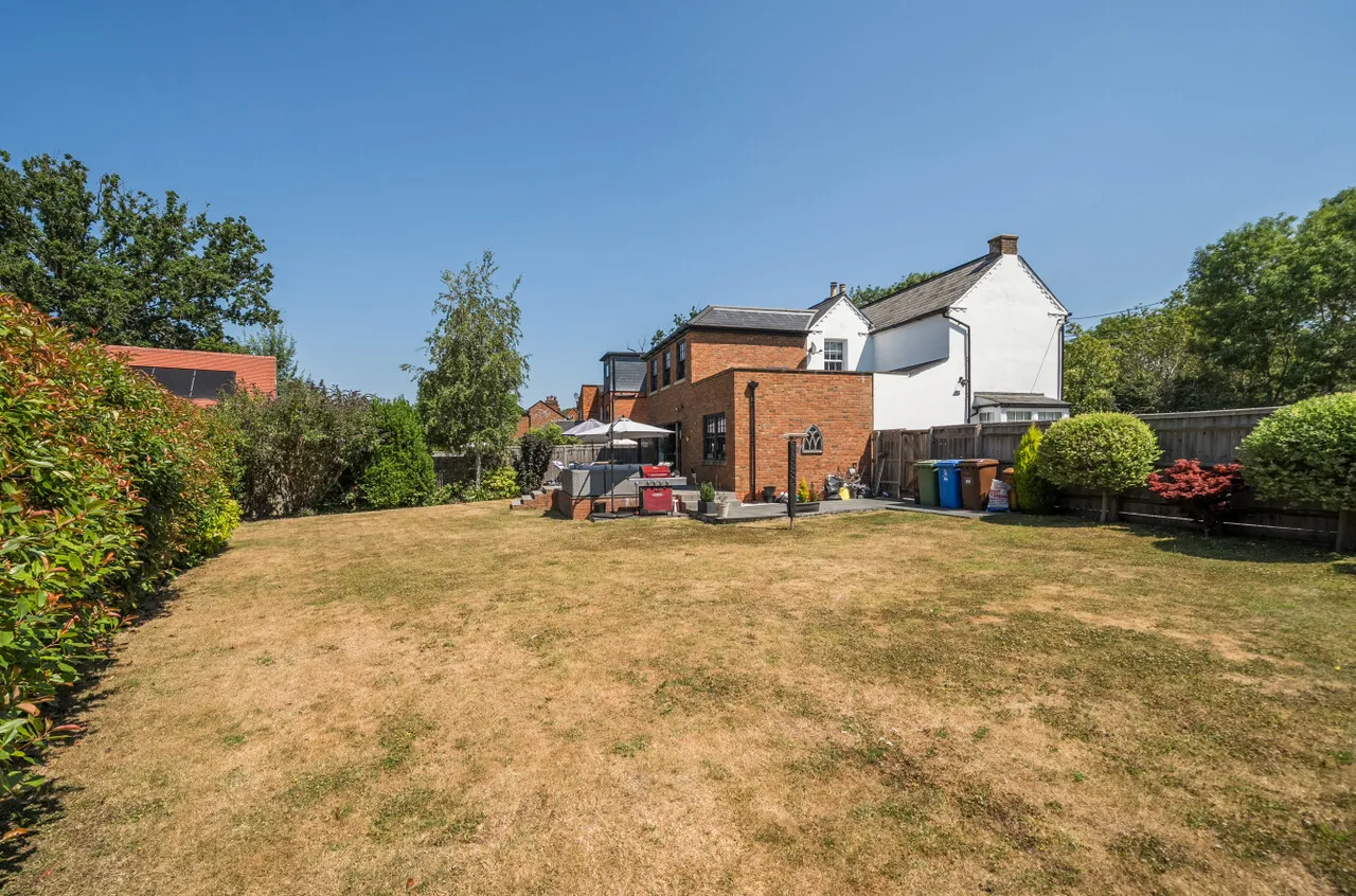 Newell Green, Warfield, Bracknell, Berkshire, RG42 6AB, photo 4