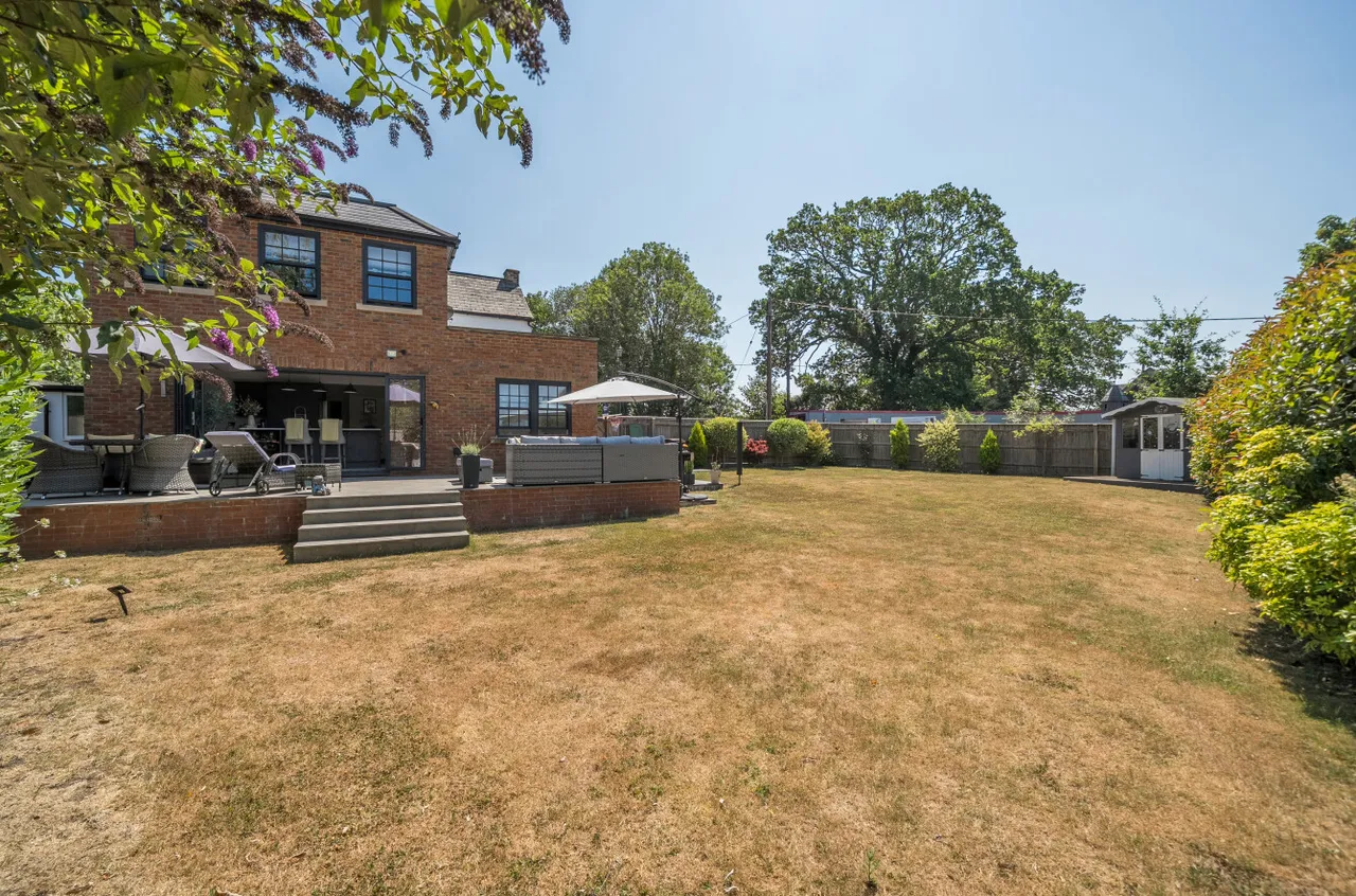 Newell Green, Warfield, Bracknell, Berkshire, RG42 6AB, photo 7