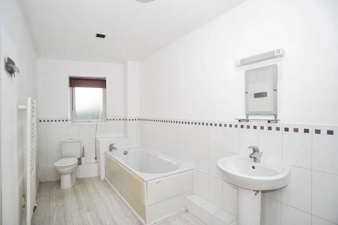 2 A The Waterfront, Manchester, Lancashire, M11, photo 10