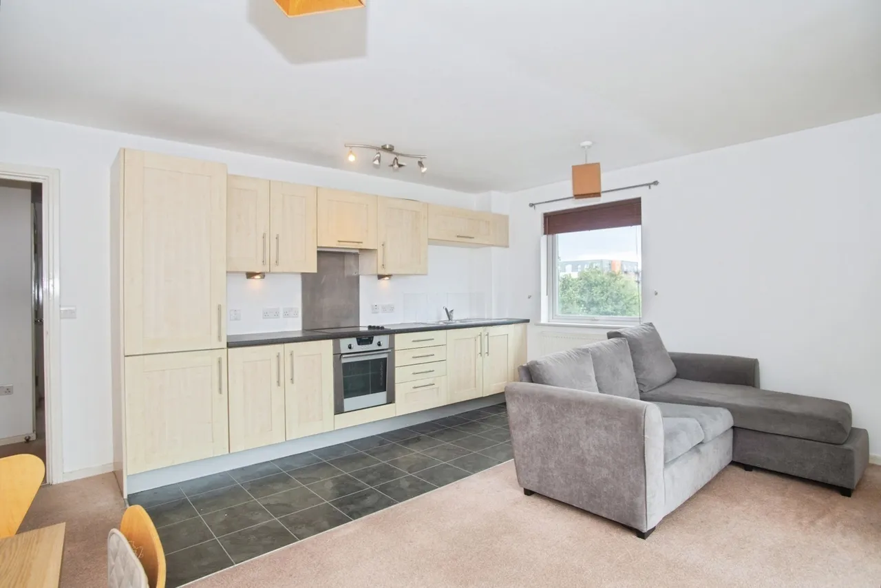 2 A The Waterfront, Manchester, Lancashire, M11, photo 5