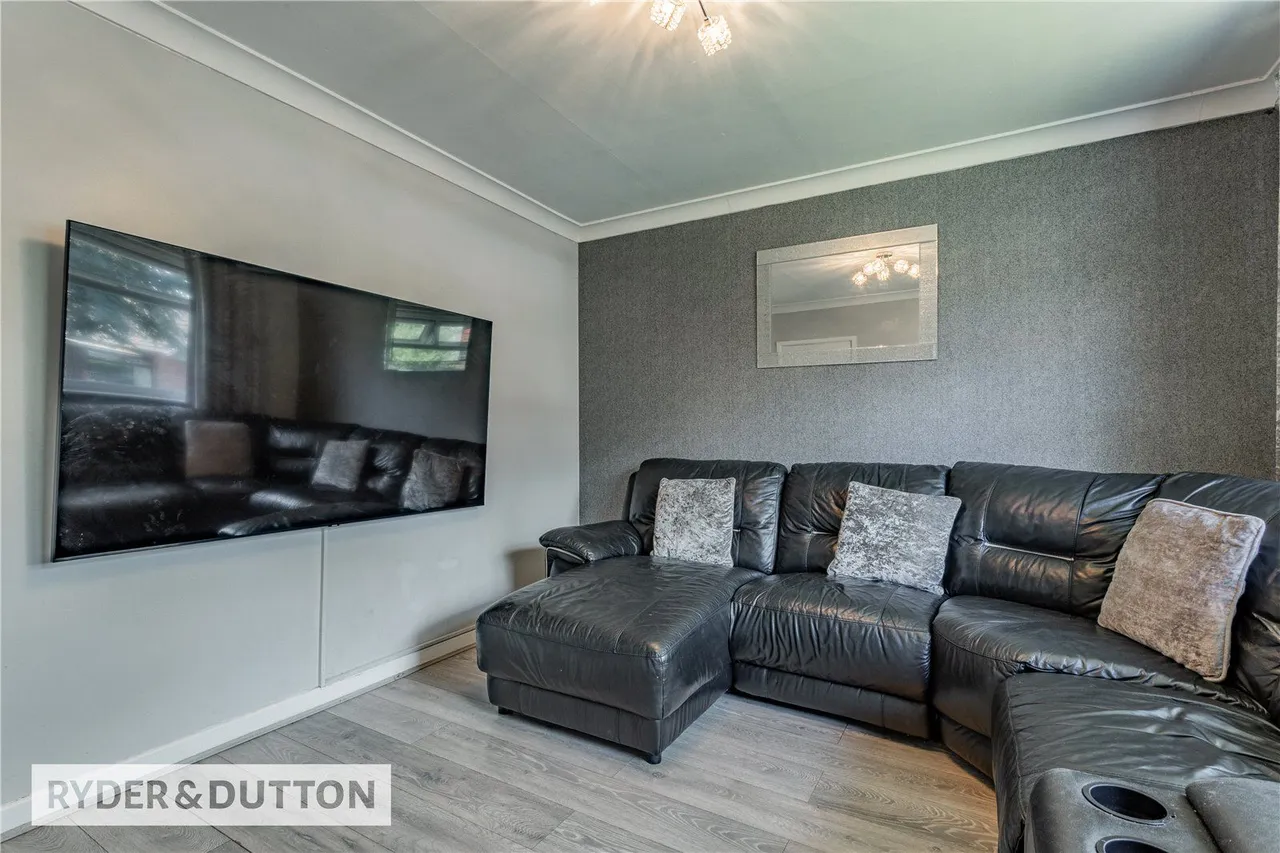 Manor Drive, Royton, OL2, photo 7