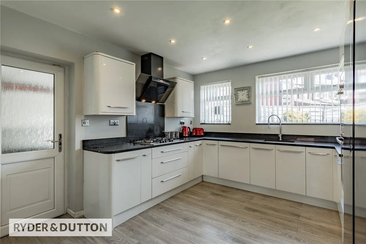 Manor Drive, Royton, OL2, photo 5