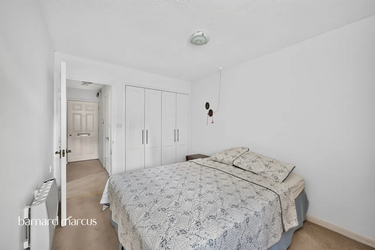 South Street, Dorking, RH4, photo 8