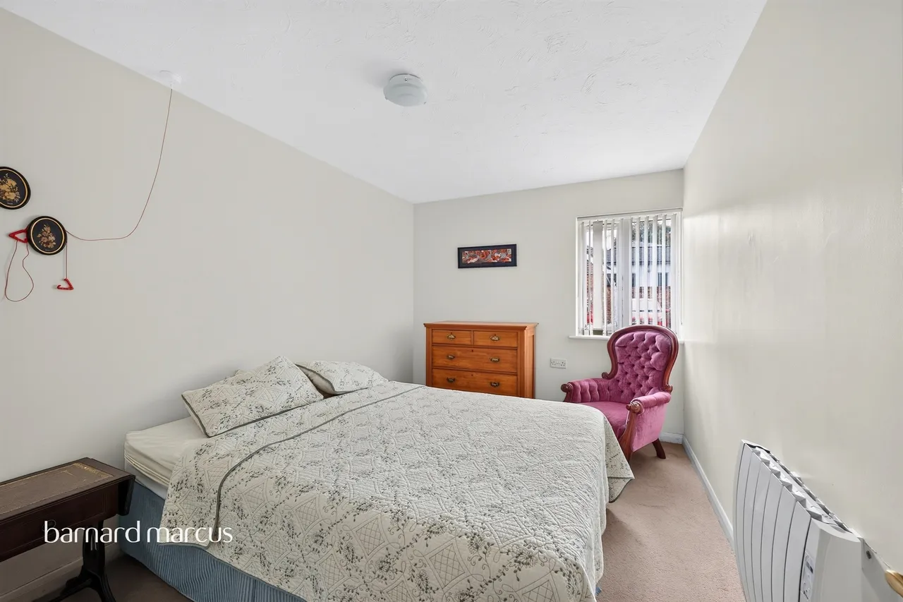 South Street, Dorking, RH4, photo 9