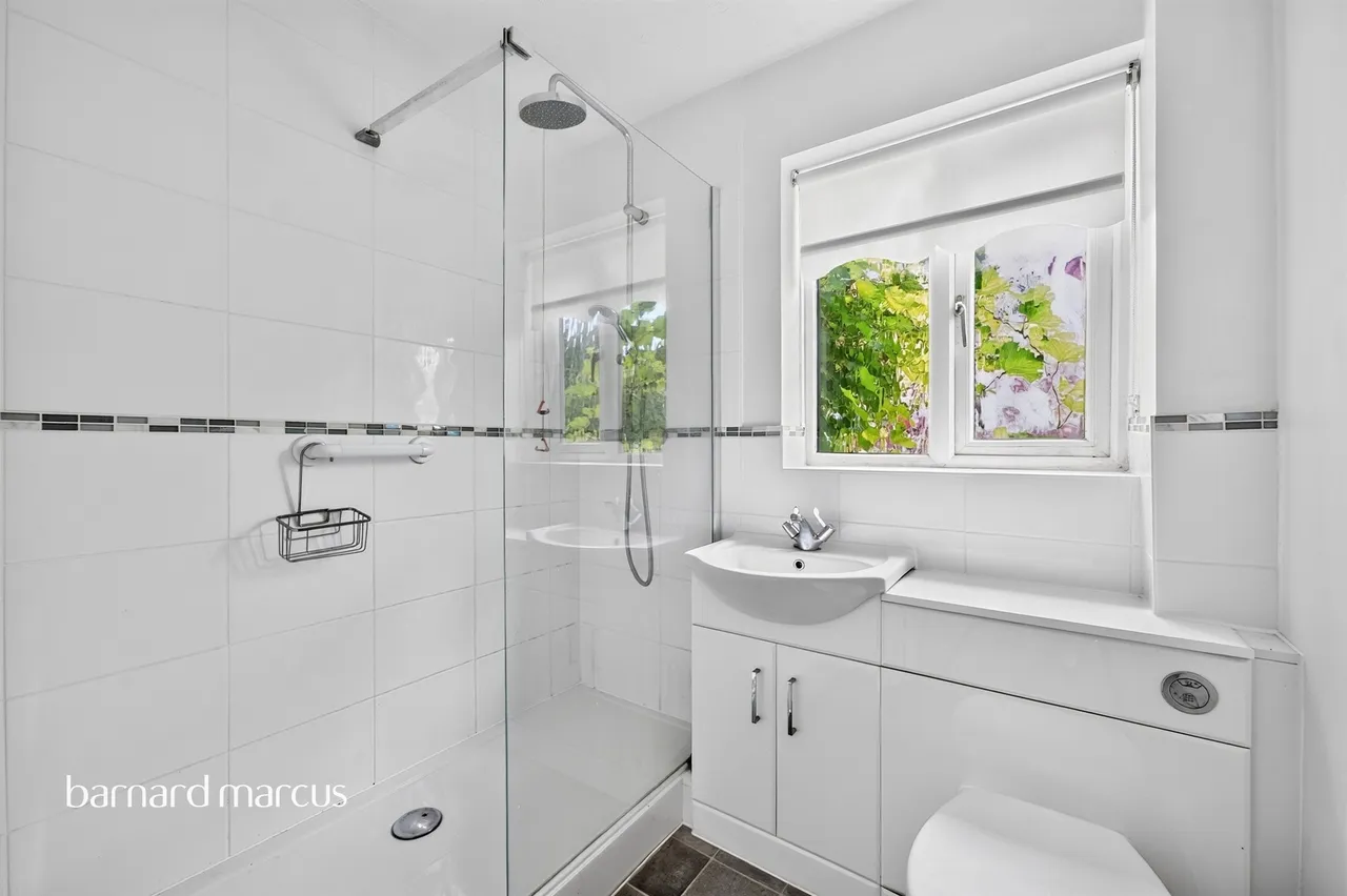 South Street, Dorking, RH4, photo 10