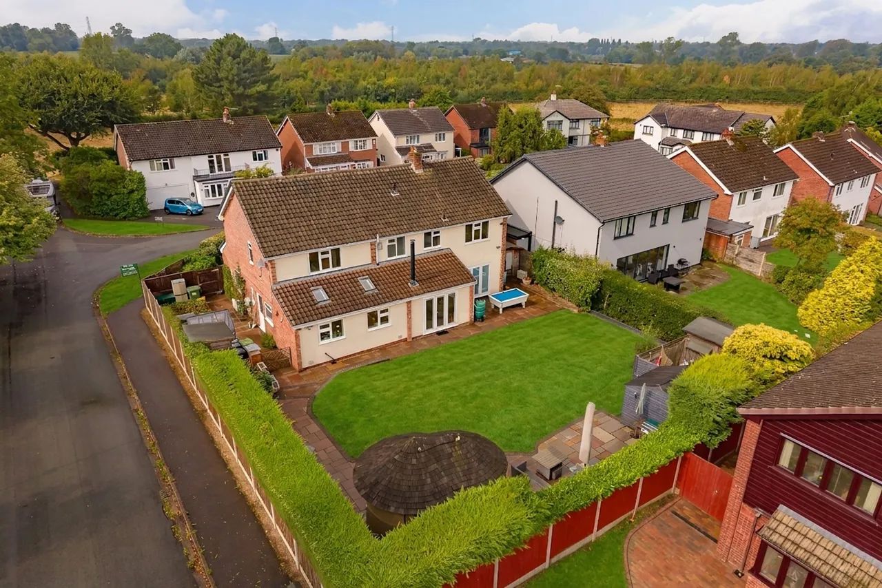 Haddon Close, Alderley Edge, SK9, photo 2