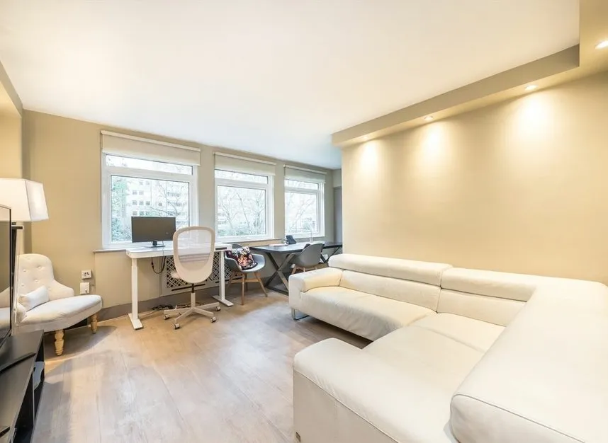 flat to rent — Elm Park Gardens, London, SW10