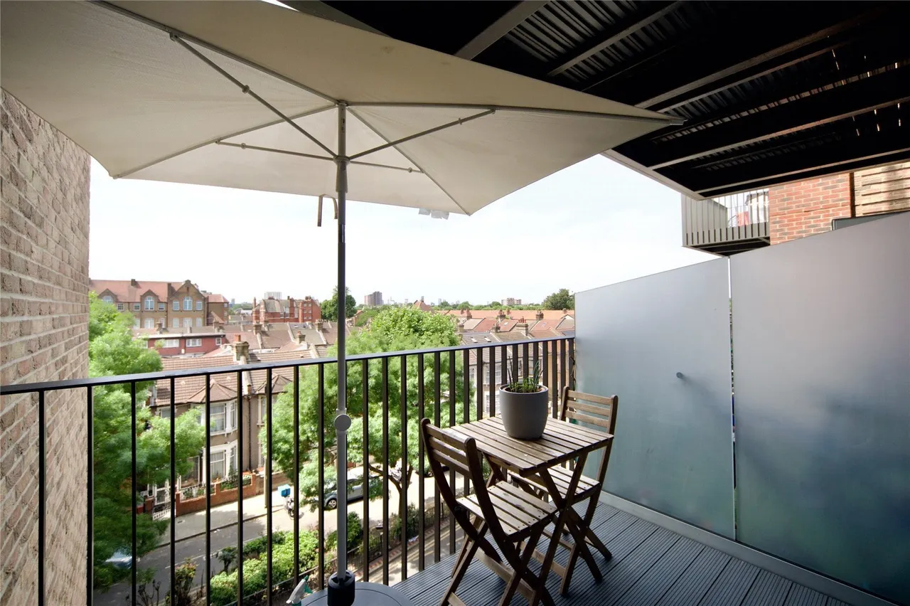 Forest Drive, London, E12, photo 4