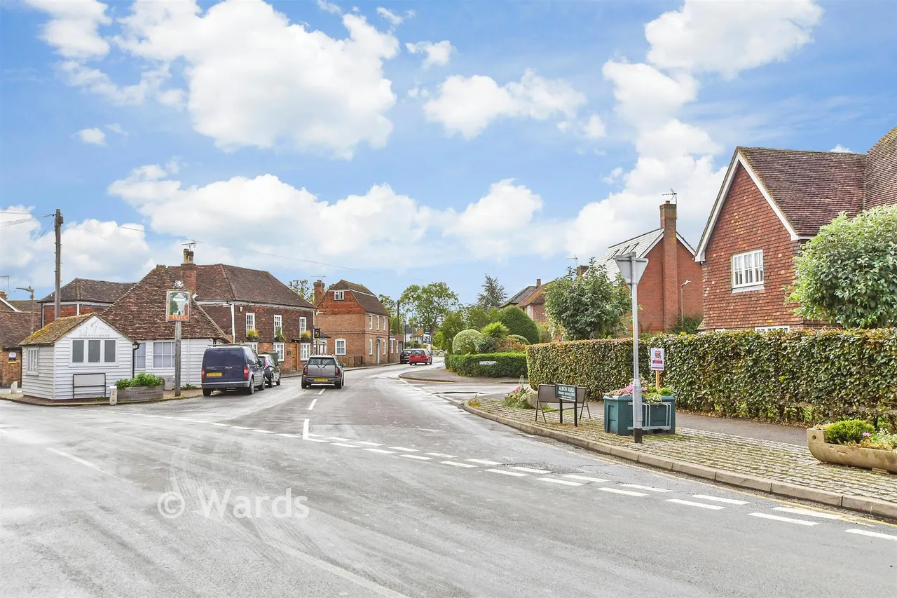 Oak Tree Close, Marden, TN12, photo 9