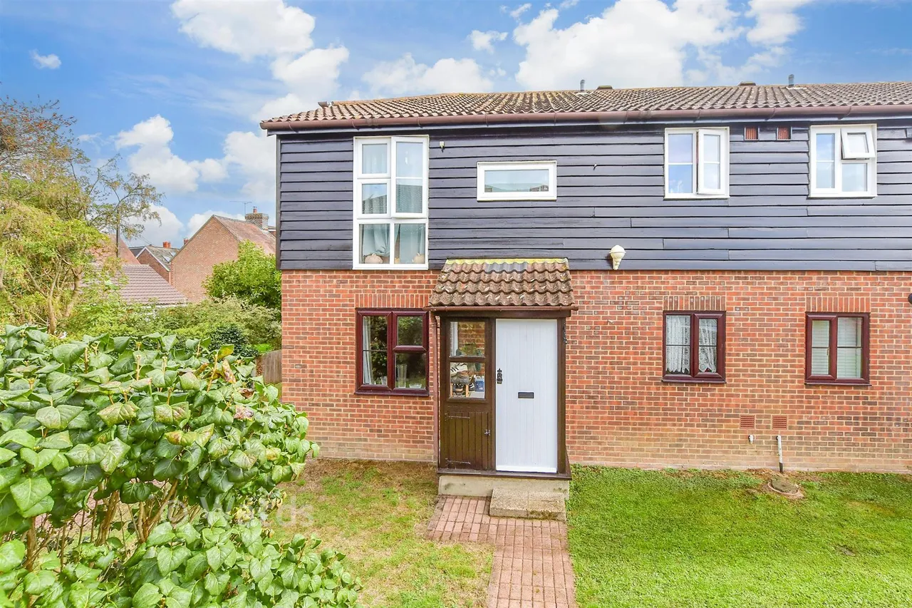 2 bed flat for sale, Oak Tree Close, Marden, TN12