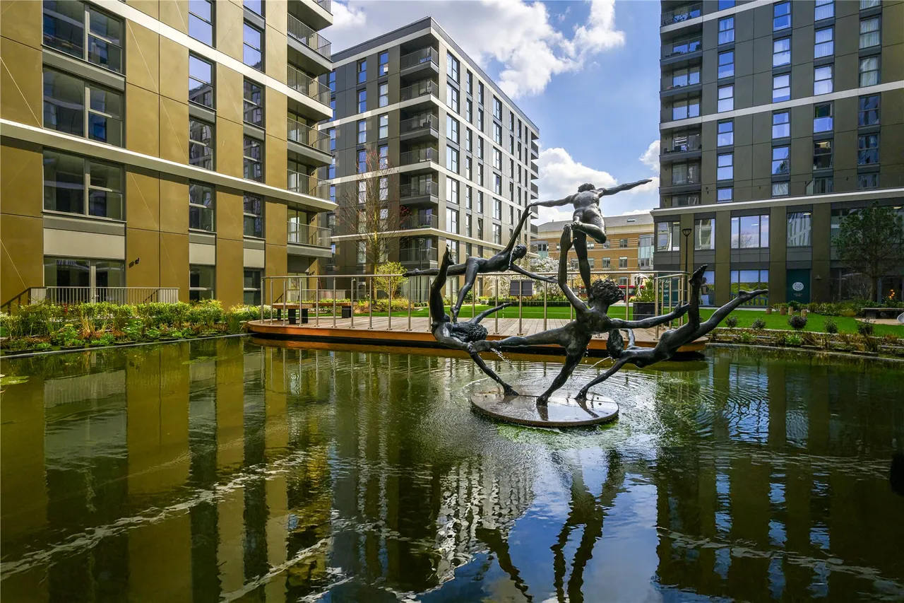 A.13.5 Eden Grove, Staines, TW18, photo 5