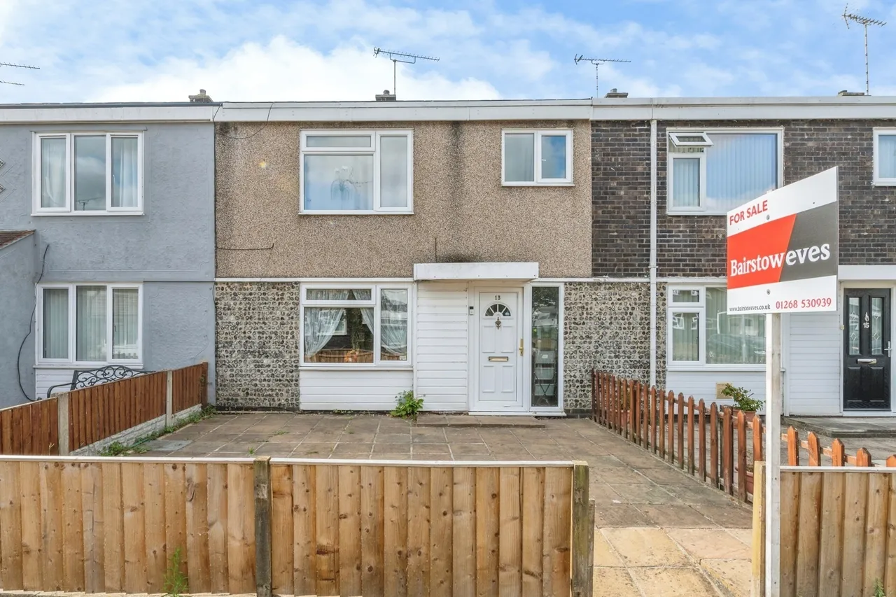 3 bed house for sale — Braybrooke, BASILDON, Essex, SS14