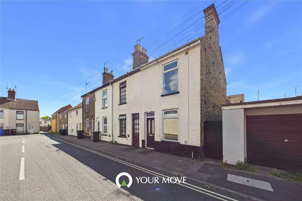2 bed house for sale — Norwich Road, Lowestoft, Suffolk, NR32
