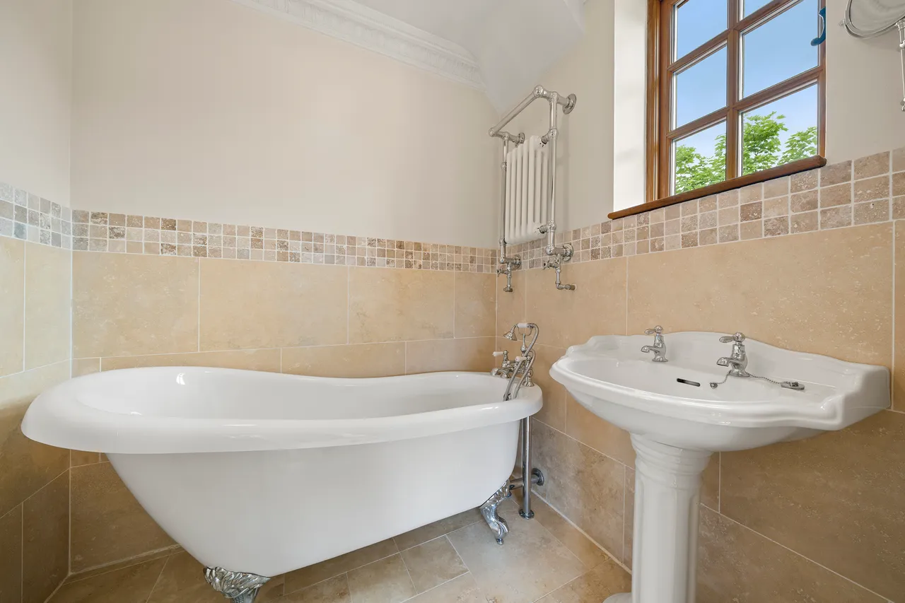 The Barton, Cobham, Surrey, photo 12