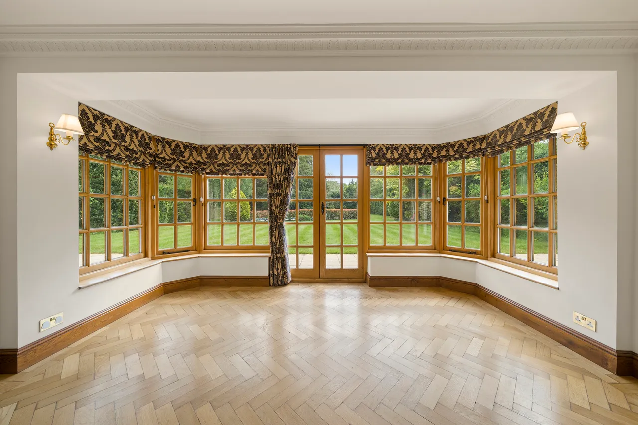 The Barton, Cobham, Surrey, photo 3