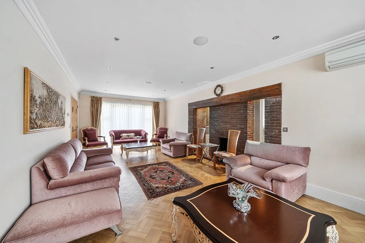 Cleopatra Close, Stanmore, HA7, photo 2