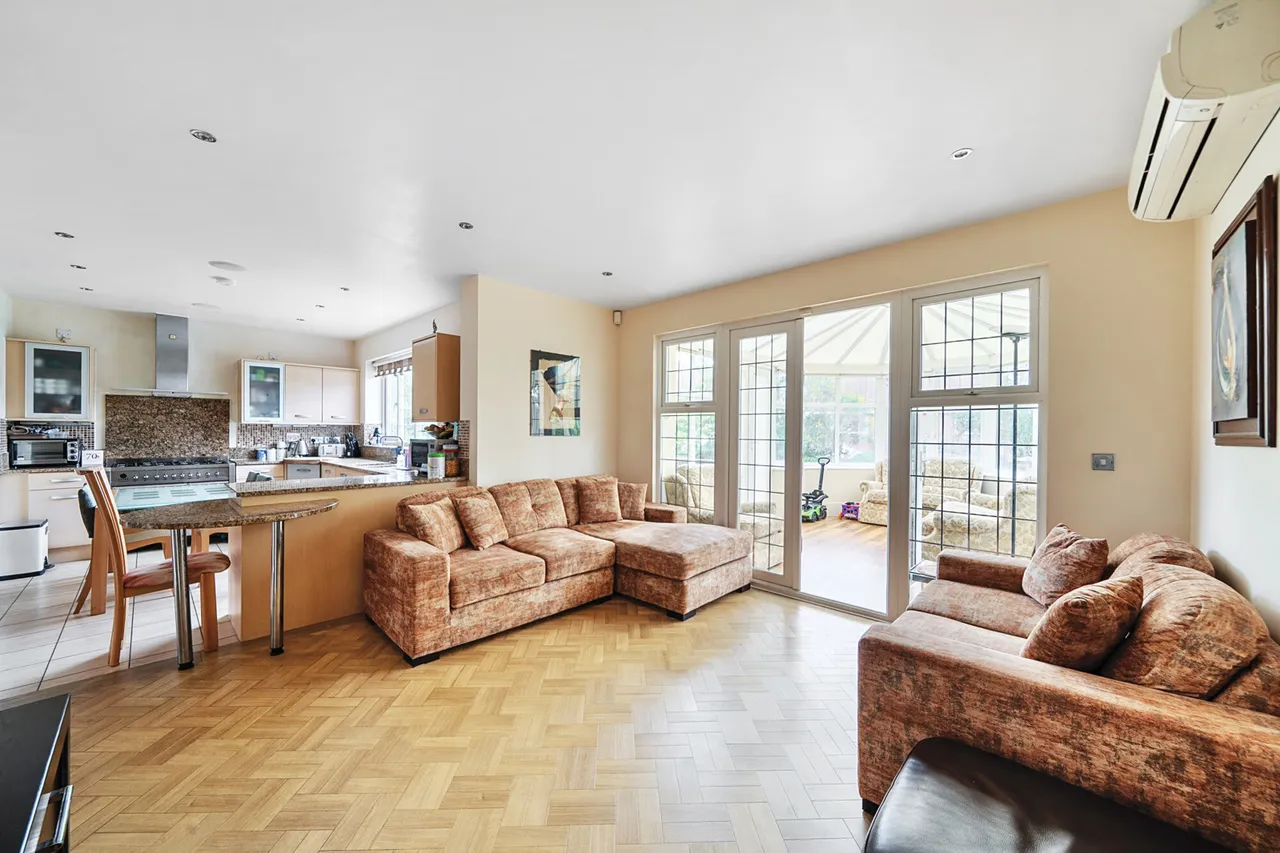 Cleopatra Close, Stanmore, HA7, photo 13