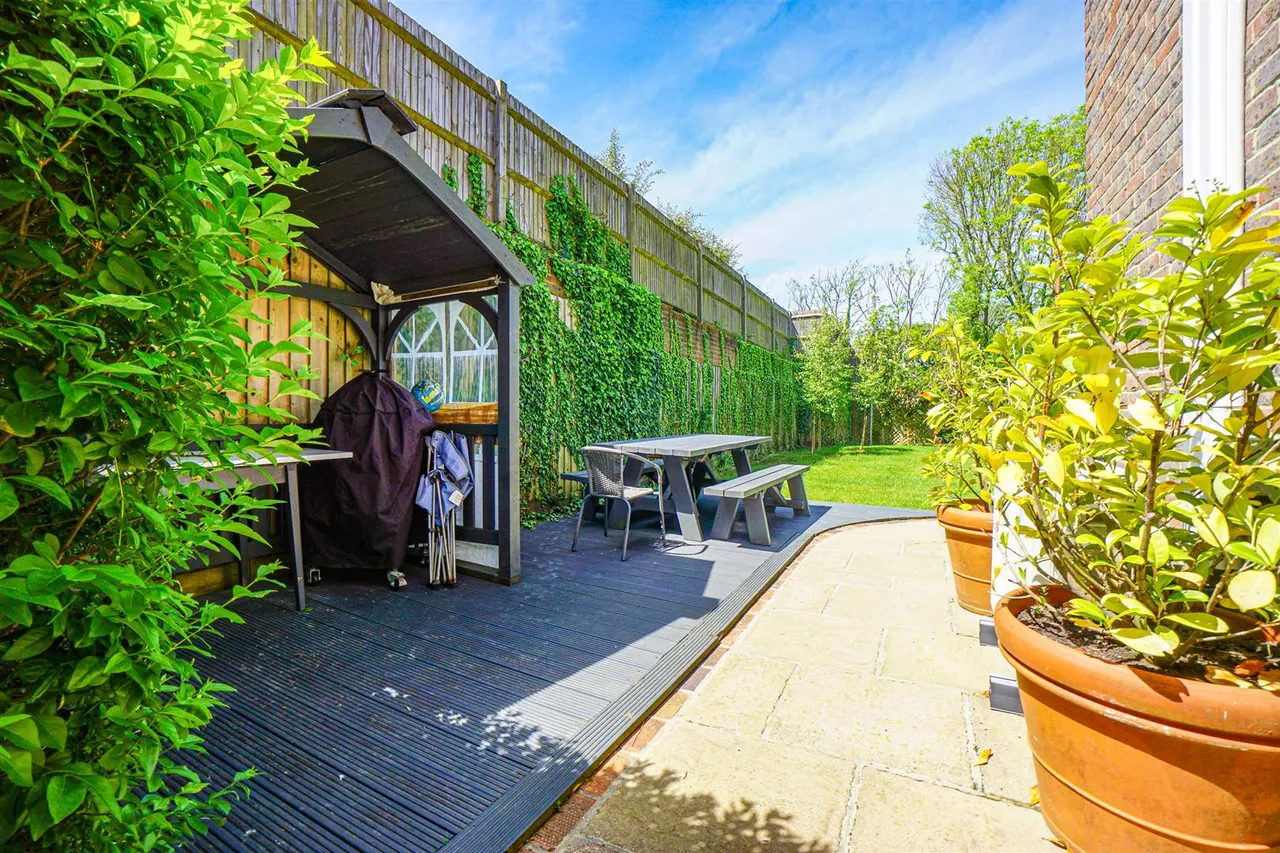 Woodlands Way, Hastings, photo 38