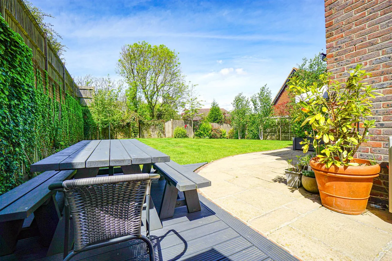 Woodlands Way, Hastings, photo 22