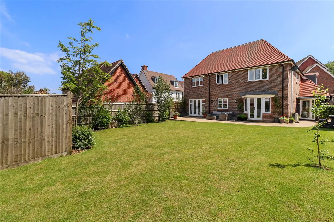 Woodlands Way, Hastings, photo 21